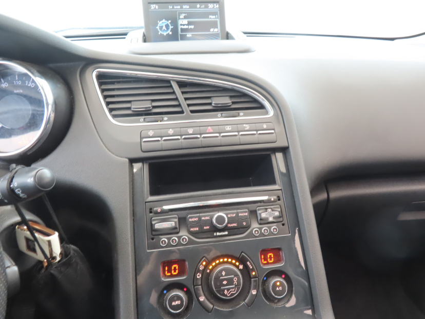 Peugeot 5008, 2015