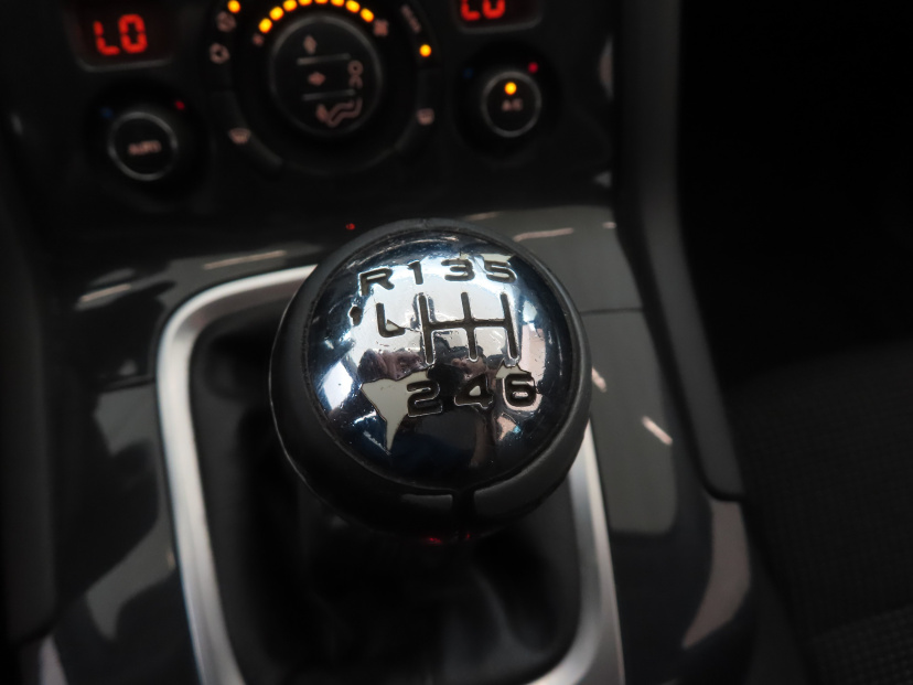 Peugeot 5008, 2015