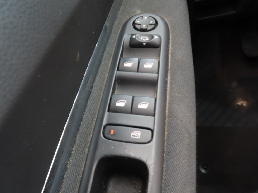 Peugeot 5008, 2015