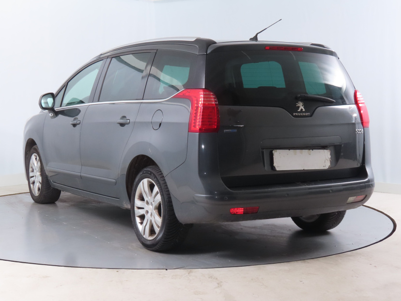 Peugeot 5008, 2015
