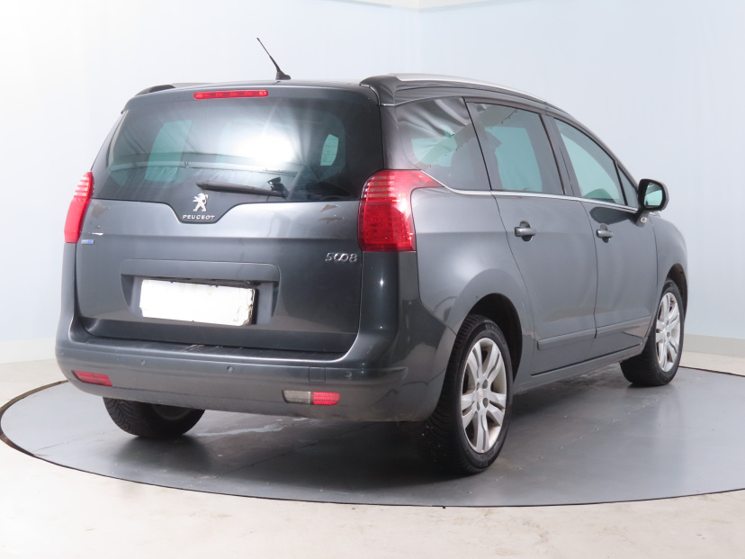 Peugeot 5008, 2015