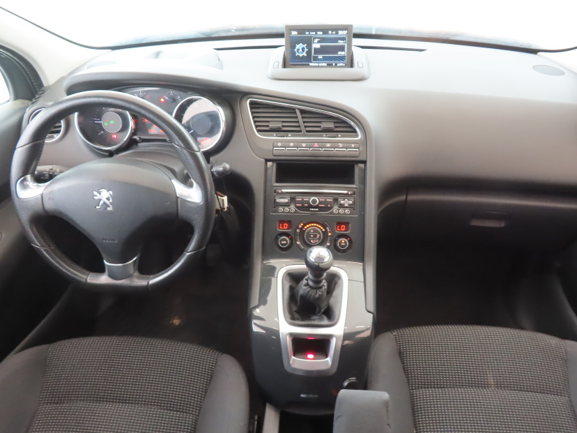 Peugeot 5008, 2015
