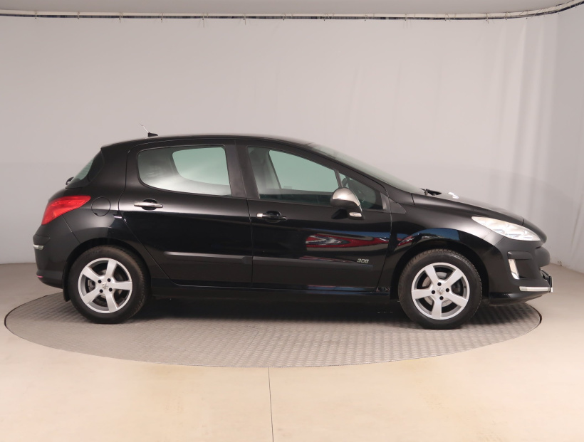 Peugeot 308, 2010
