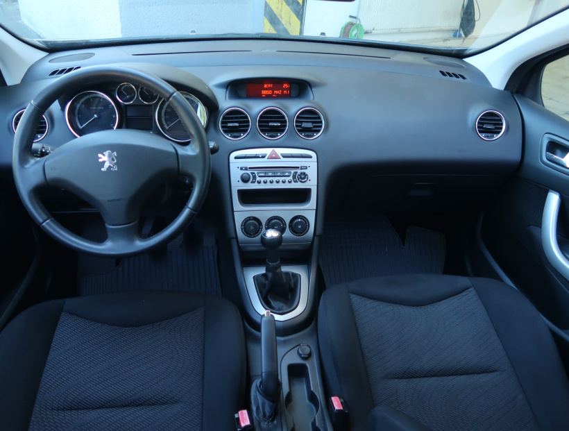 Peugeot 308, 2010
