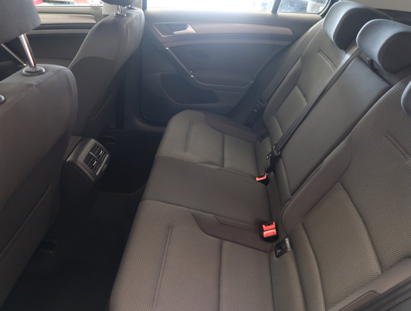 Volkswagen Golf, 2013