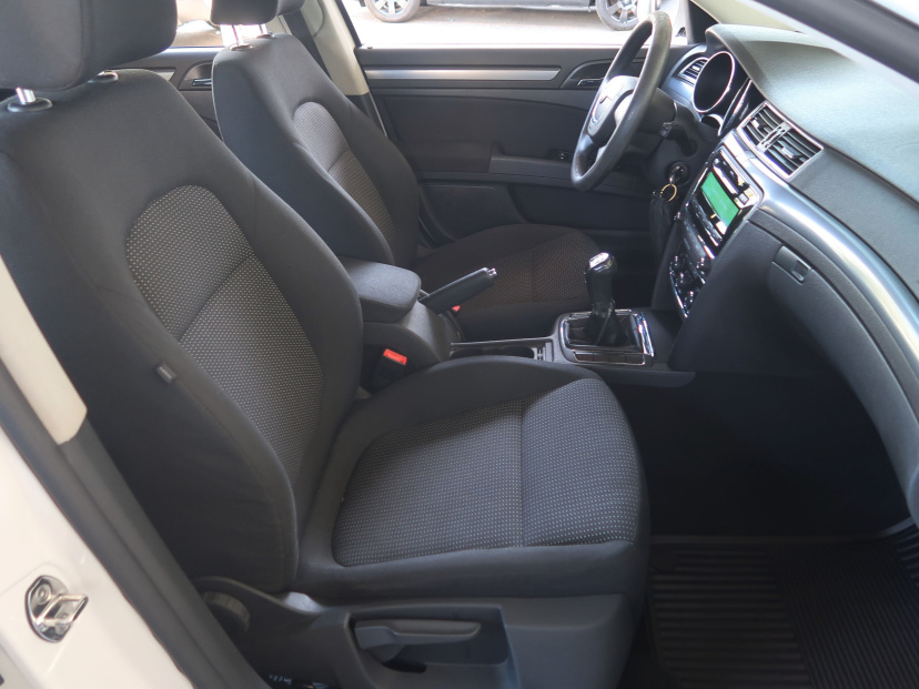 Škoda Superb, 2011
