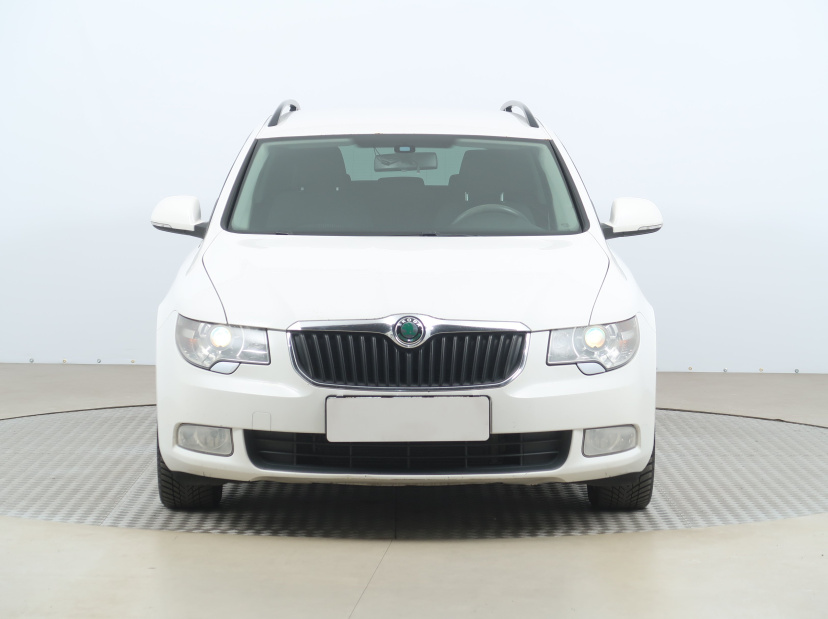 Škoda Superb, 2011