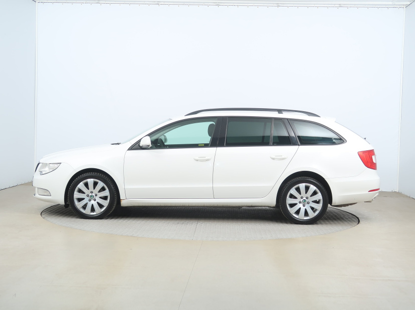 Škoda Superb, 2011