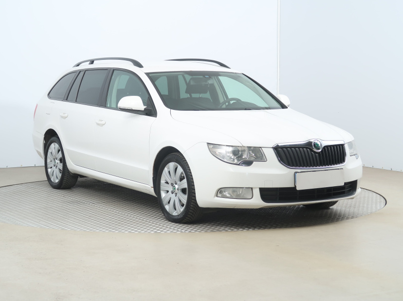Škoda Superb, 2011
