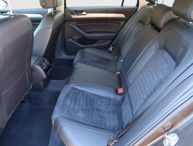 Volkswagen Passat, 2017