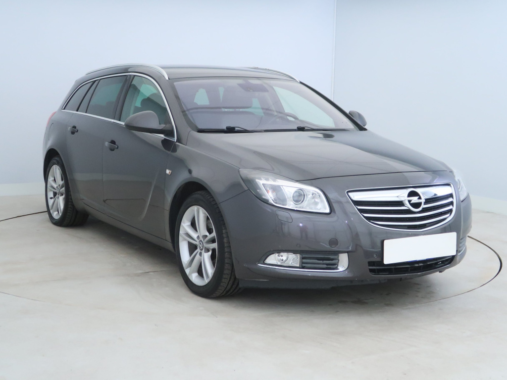 Opel Insignia, 2011