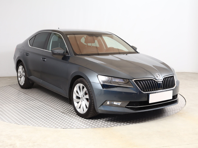 Škoda Superb 2016