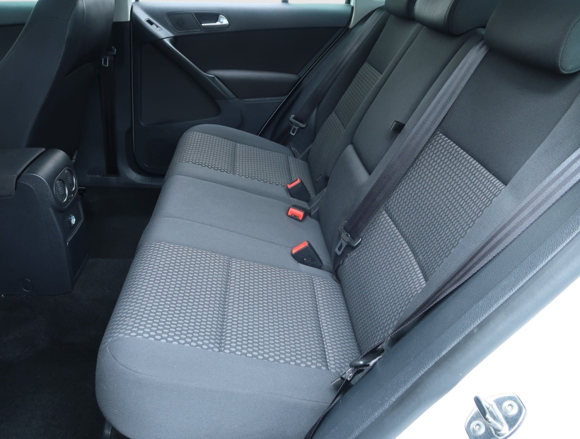 Volkswagen Tiguan, 2011