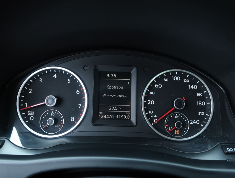 Volkswagen Tiguan, 2011