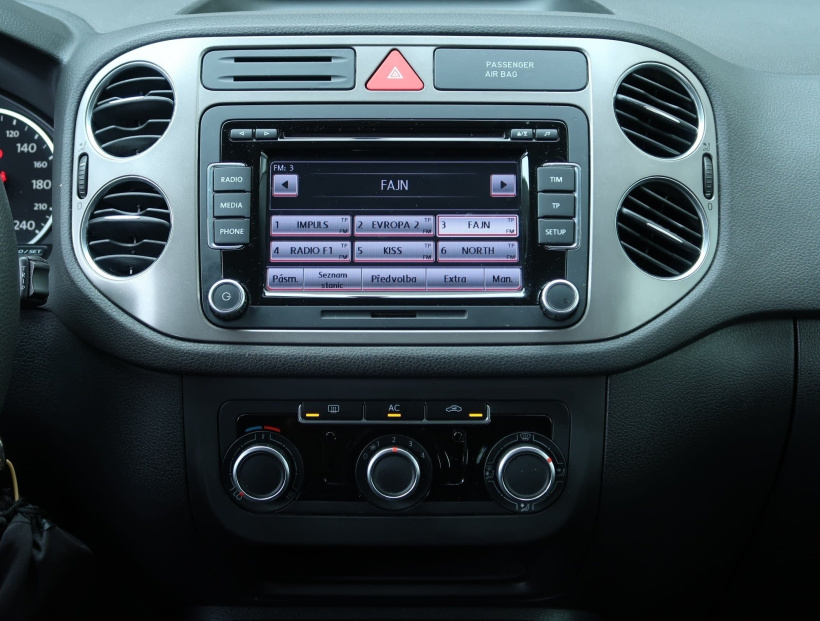 Volkswagen Tiguan, 2011