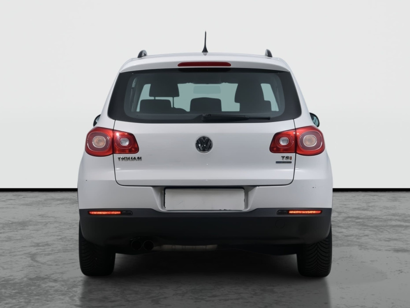 Volkswagen Tiguan, 2011