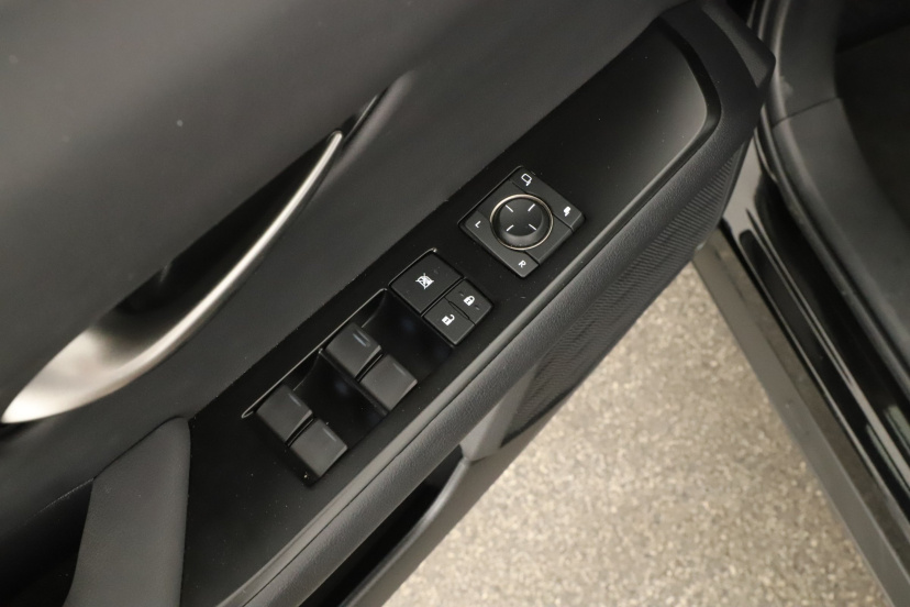 Lexus UX, 2021