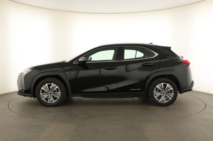 Lexus UX, 2021