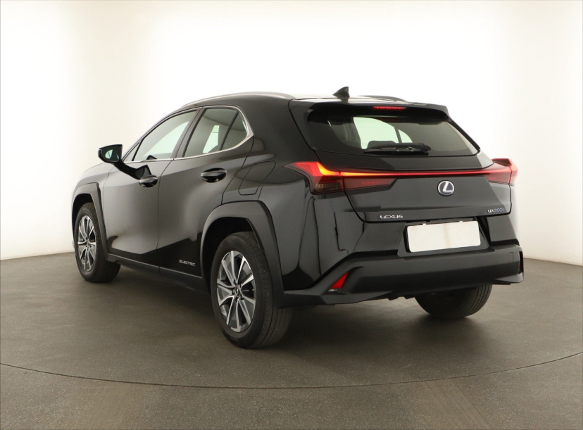 Lexus UX, 2021