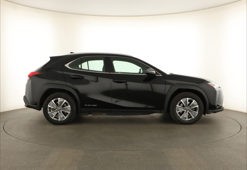 Lexus UX, 2021