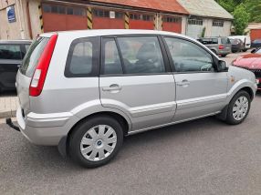 Ford Fusion - 2010