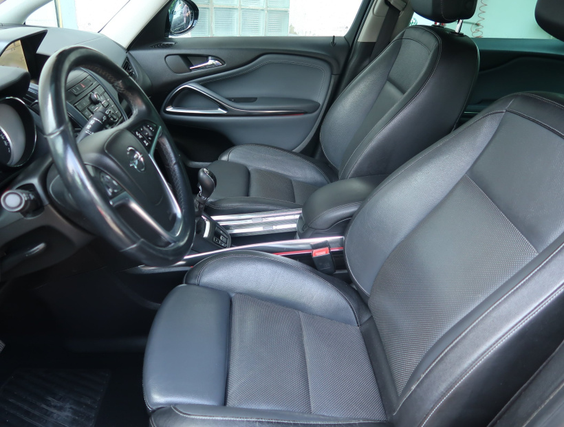 Opel Zafira Tourer, 2013
