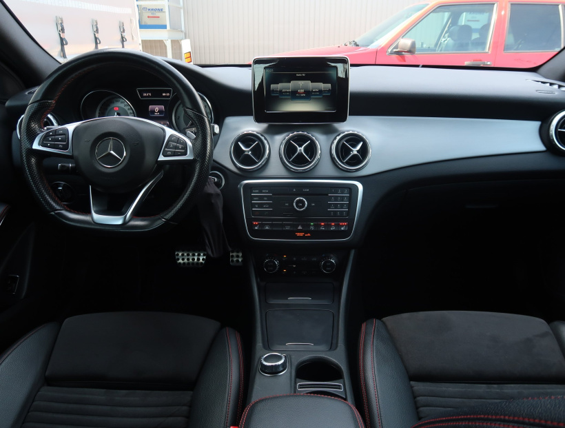 Mercedes-Benz GLA, 2017