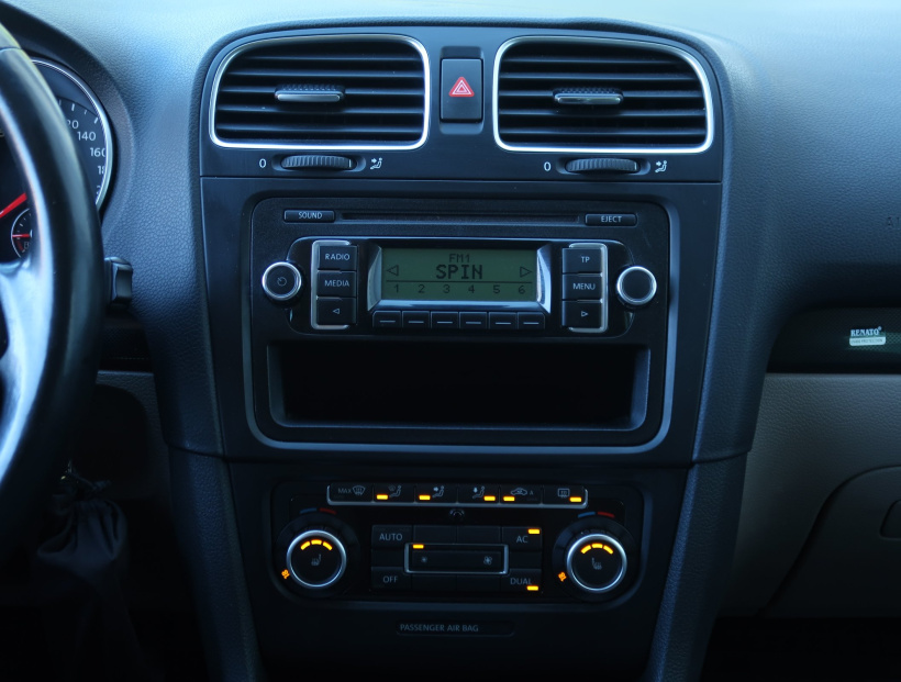Volkswagen Golf, 2010