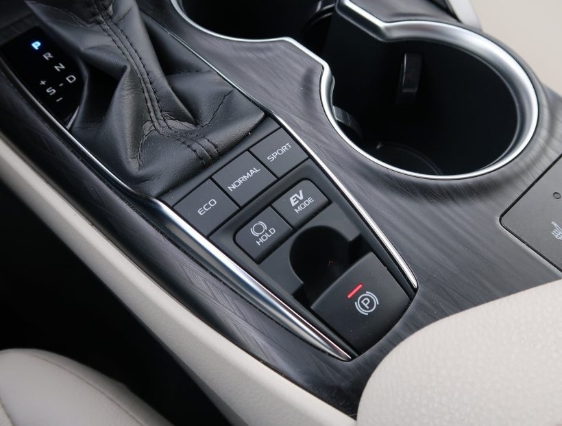 Toyota Camry, 2024