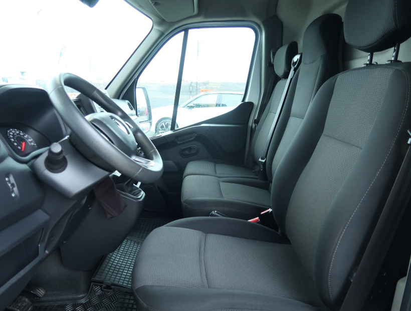 Renault Master, 2023