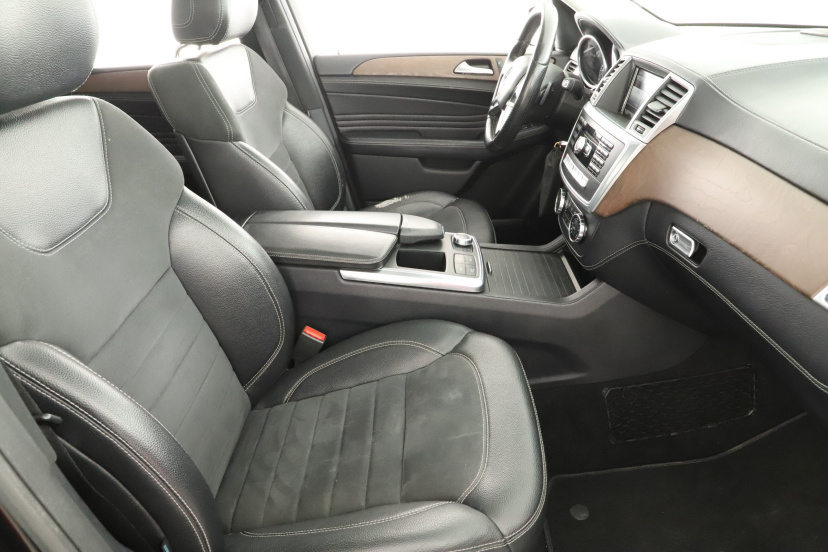 Mercedes-Benz ML, 2012