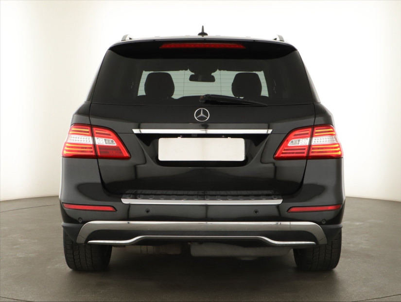 Mercedes-Benz ML, 2012