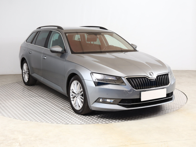 Škoda Superb 2016