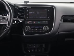 Mitsubishi Outlander - 2019