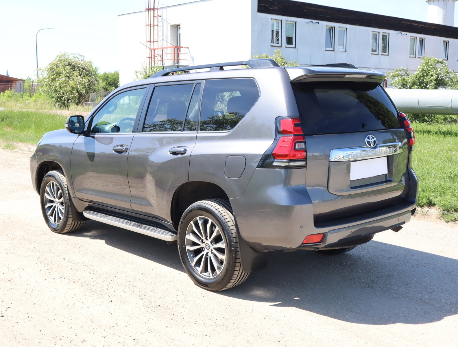 Toyota Land Cruiser - 2021