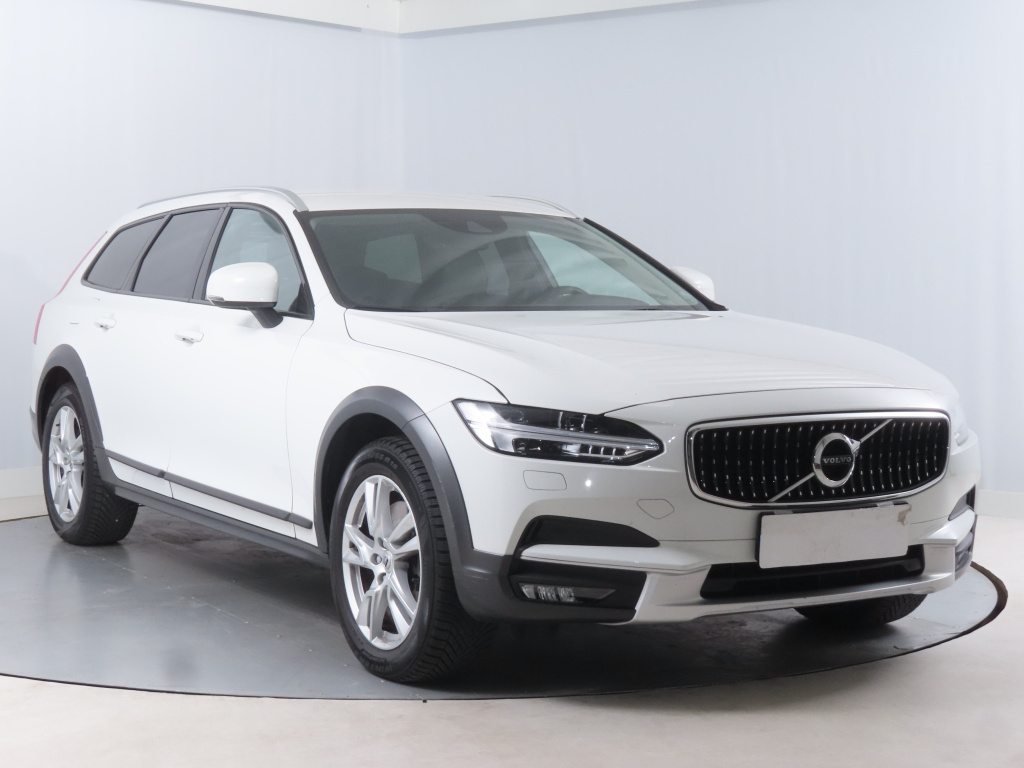 Volvo V90 Cross Country