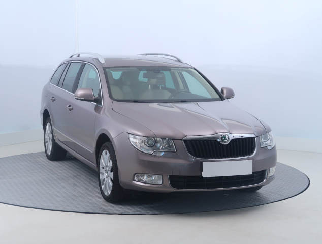 Škoda Superb 2011