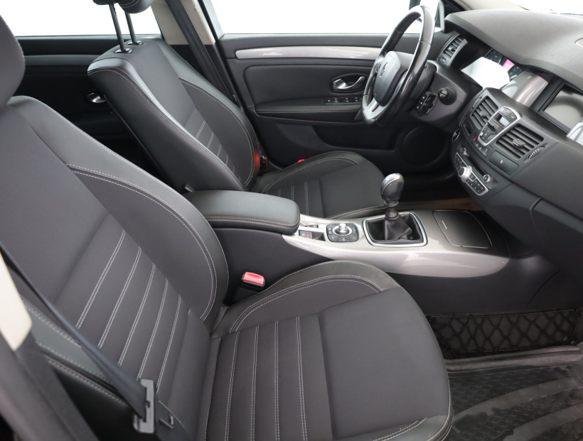 Renault Laguna, 2011
