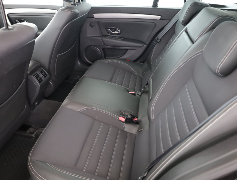 Renault Laguna, 2011