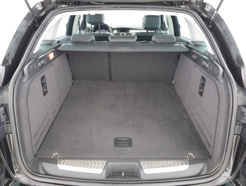 Renault Laguna, 2011