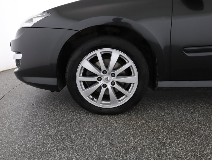 Renault Laguna, 2011