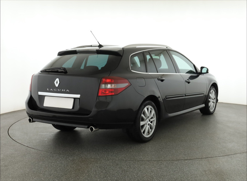 Renault Laguna, 2011