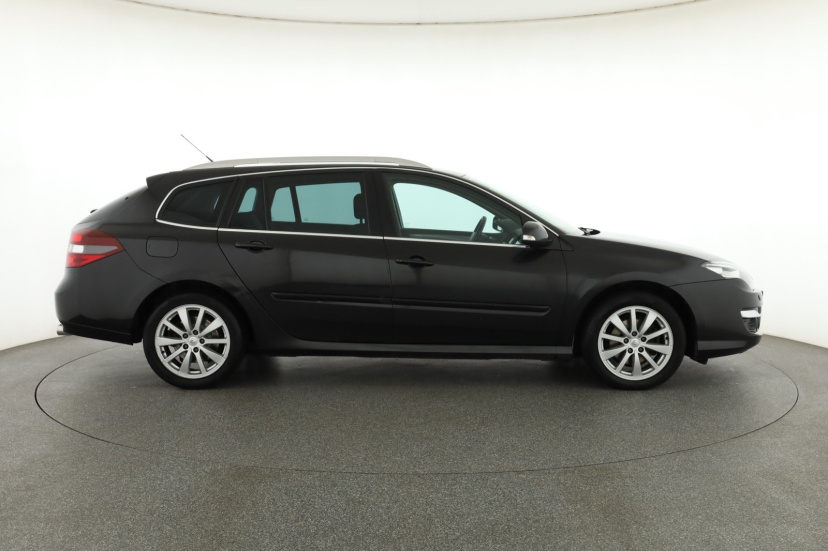 Renault Laguna, 2011