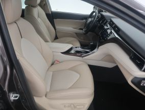 Toyota Camry - 2019