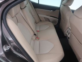 Toyota Camry - 2019