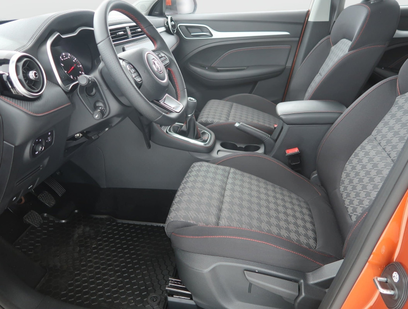 MG ZS SUV, 2025