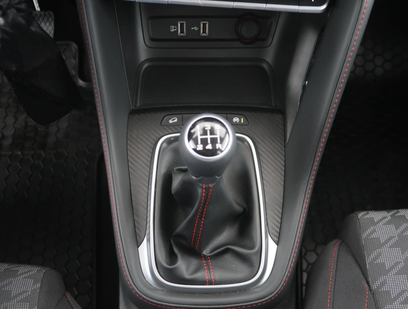 MG ZS SUV, 2025