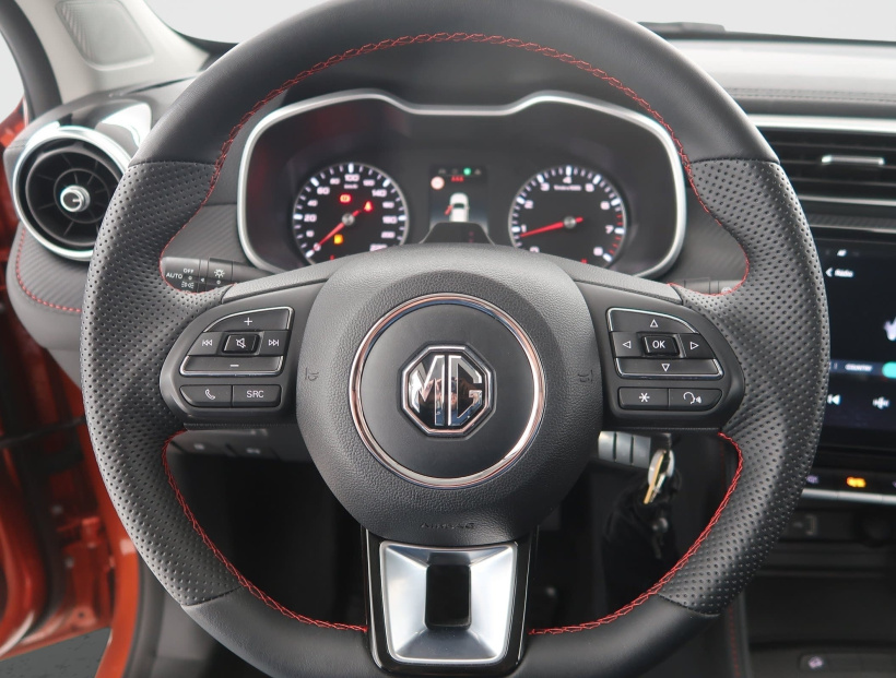 MG ZS SUV, 2025
