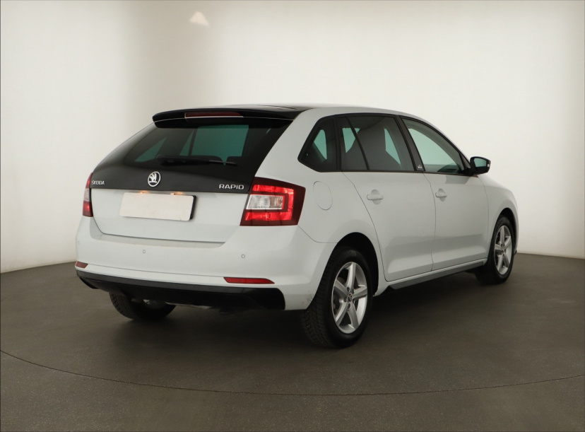 Škoda Rapid Spaceback, 2015