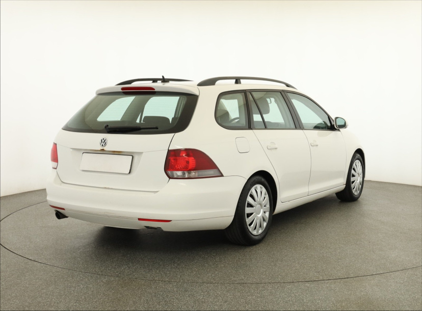Volkswagen Golf, 2010